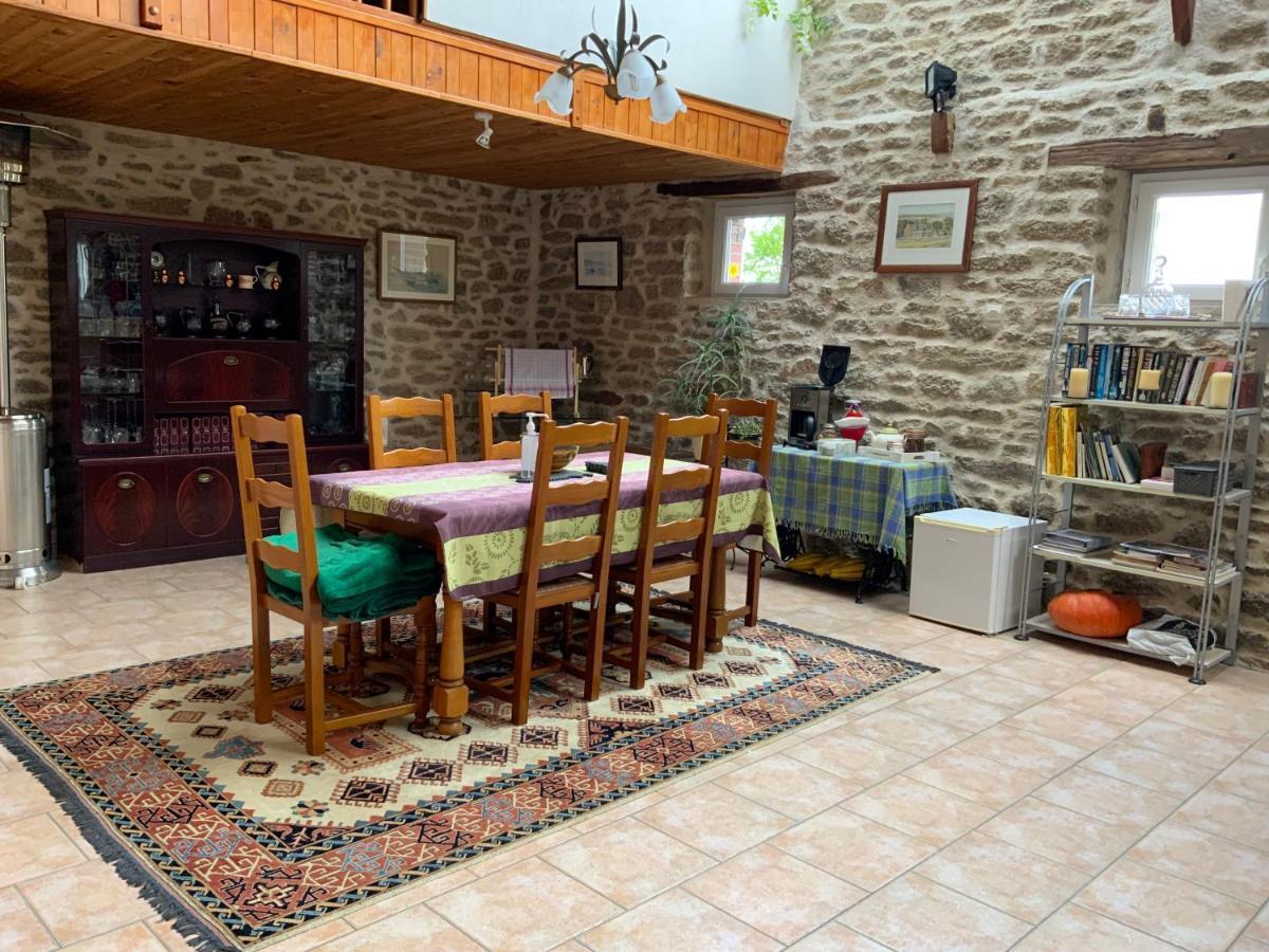 Bed and Breakfast Le Bois Chef D'Ane Collinée Exterior foto
