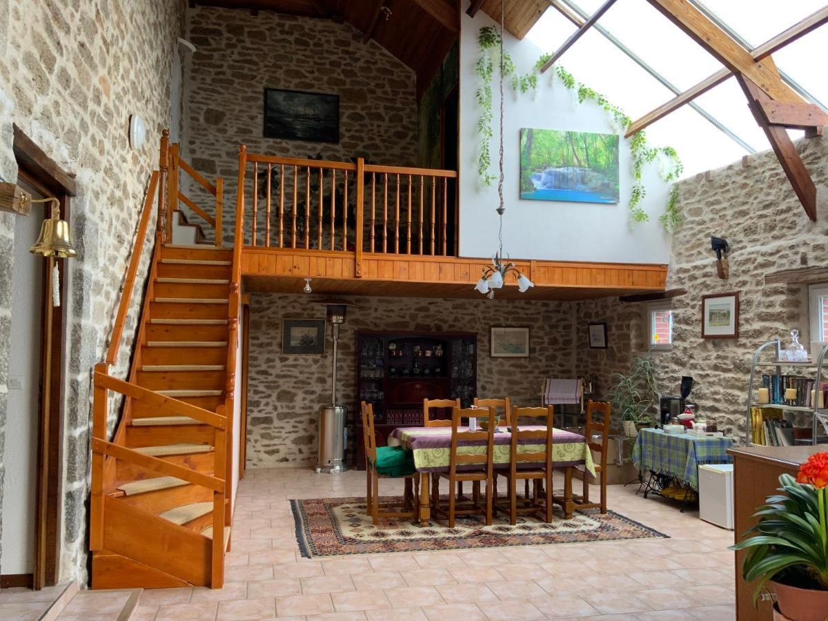 Bed and Breakfast Le Bois Chef D'Ane Collinée Exterior foto